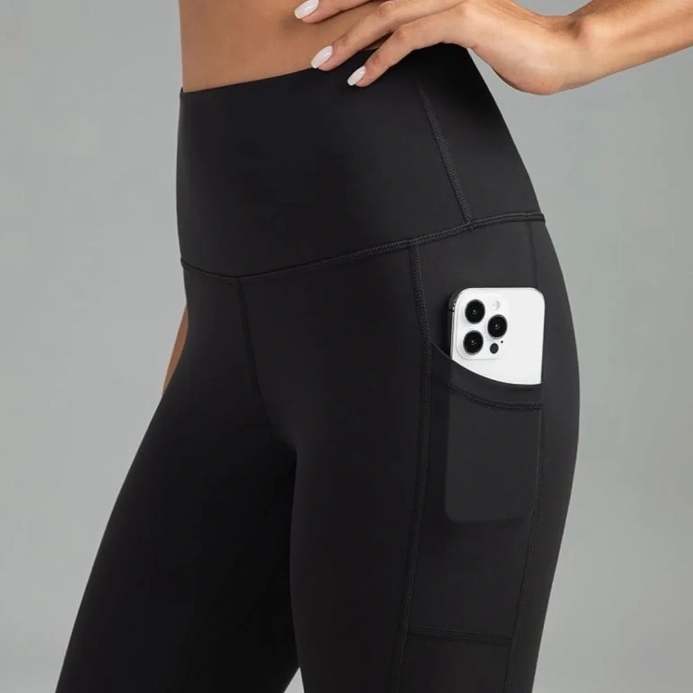 Colorfulkoala Black High-Waisted 7/8 Leggings with Pocket - Picture 3 of 4